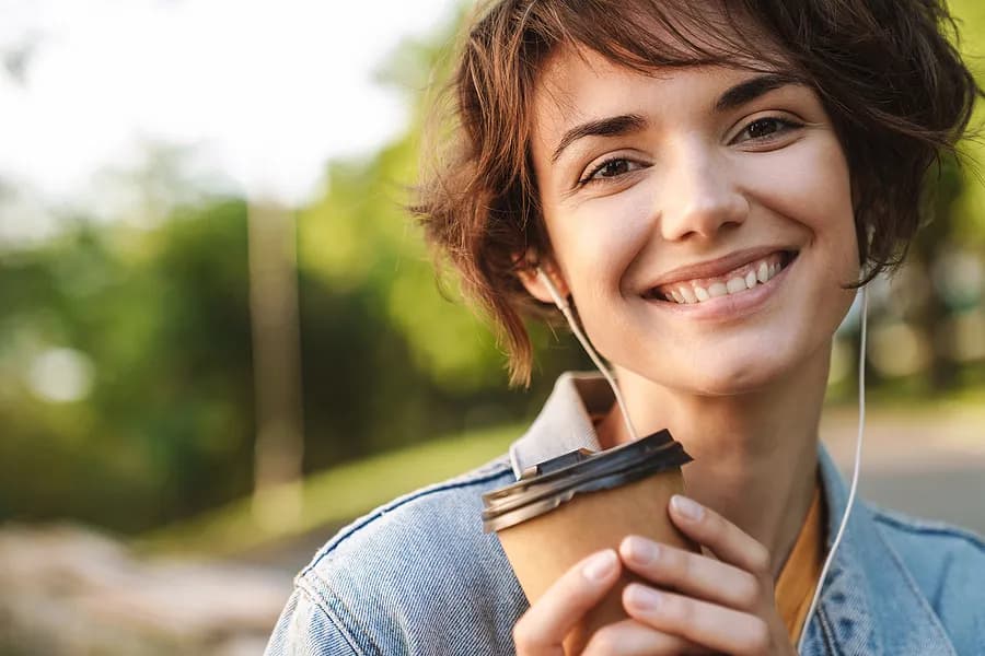 How Dental Implants Help Restore Proper Chewing and Speech — article cover