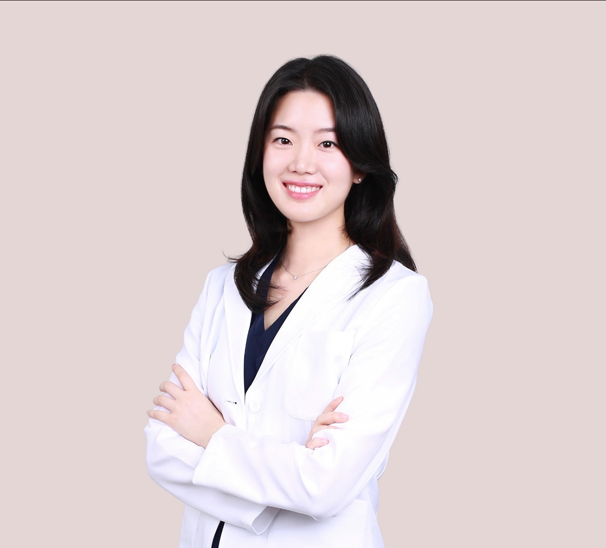 image of the doctor Dr. Julia Kim